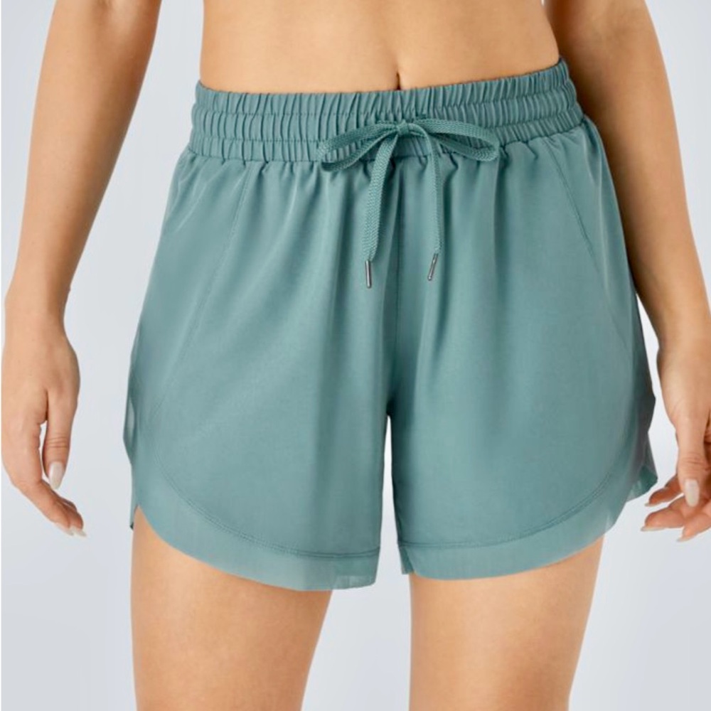 NWT Halara athletic shorts Medium Tall
